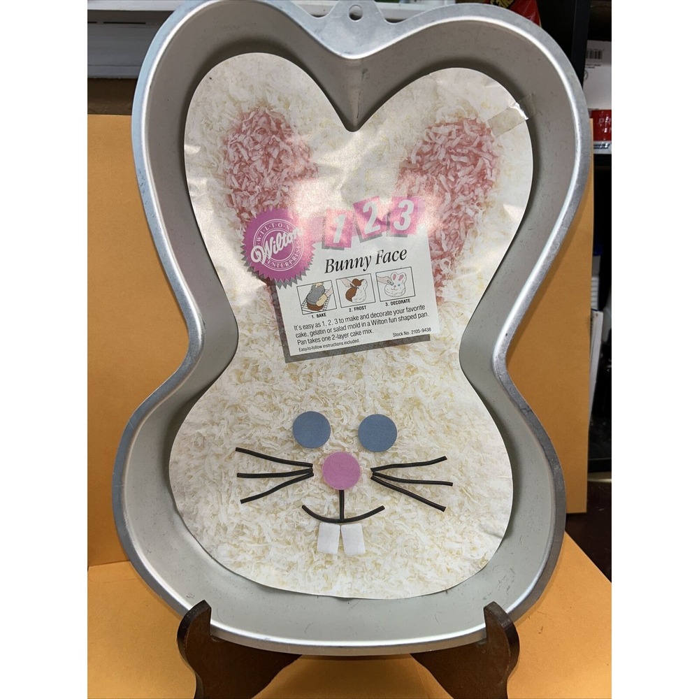 Wilton‎ ©1992 Bunny Face Cake Pan #2105-9438  Easter Holiday Spring Vintage